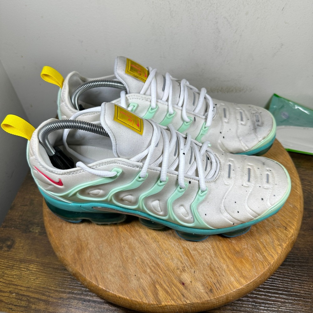 Nike Air VaporMax Plus Mens Shoes White Aqua Yellow DQ7645-100 Size 12